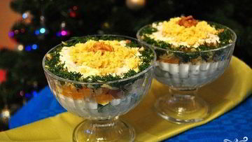 Рецепт Салата с курицей в креманках