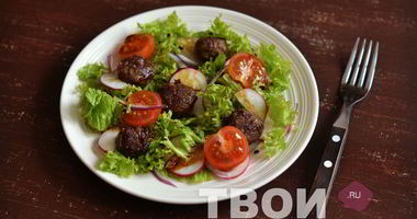 Рецепт Салата с мясными шариками и овощами