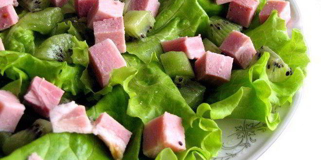 Рецепт салата с мясом, киви и горчично-апельсиновым соусом