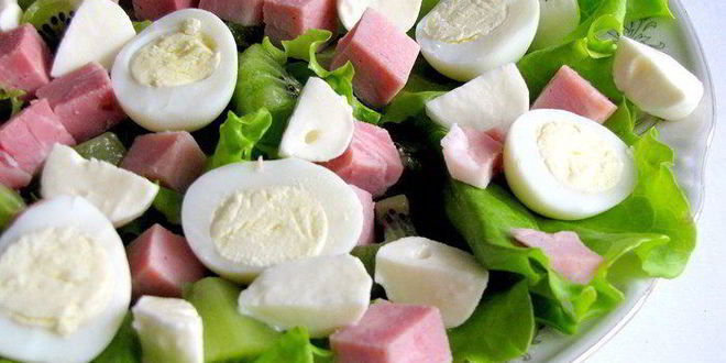 Рецепт салата с мясом, киви и горчично-апельсиновым соусом