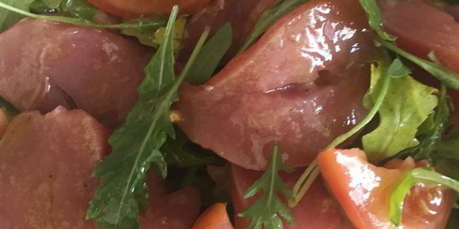 Рецепт Салата с сыровяленой грудинкой
