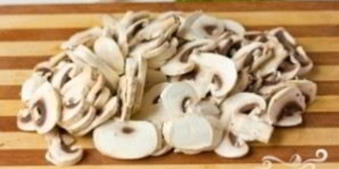 Рецепт салата с вареной курицей