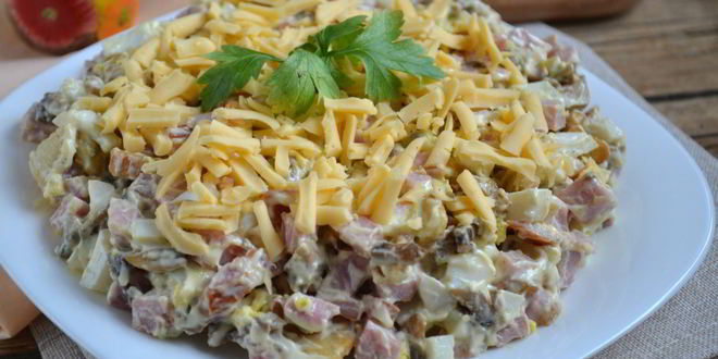Рецепт Салата с ветчиной и грибами