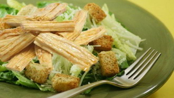 Рецепт постного цезаря со спаржей