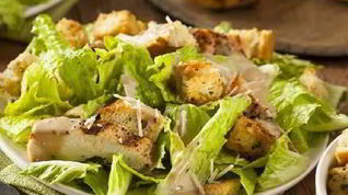 Рецепт Салата цезарь с нежной курочкой
