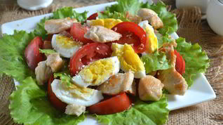 Рецепт Салата Цезарь с курицей и сухариками