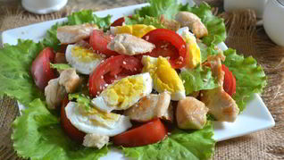 Рецепт Салата Цезарь с курицей и сухариками