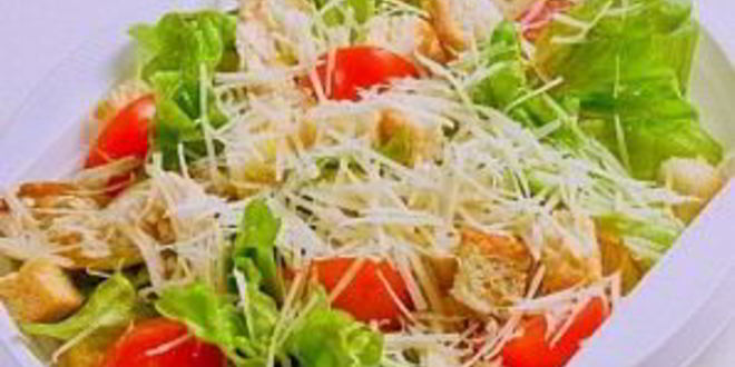 Рецепт салата цезарь с курицей с помидорами