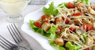 Рецепт Салата Цезарь с семгой по-сибирски