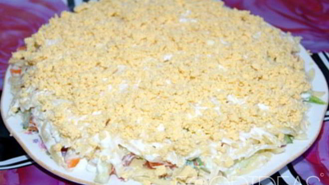 Рецепт слоеного крабового салата