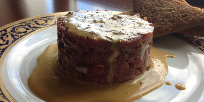 Рецепт Тара-тара из говядины с заправкой винегрет из желтков