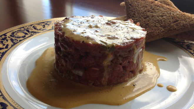 Рецепт тара-тара из говядины с заправкой винегрет из желтков