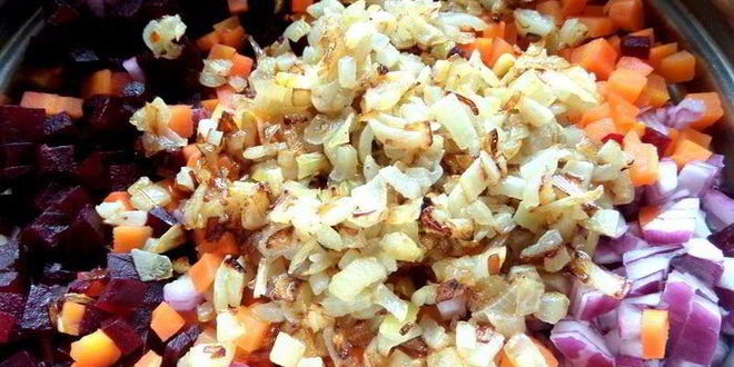 Рецепт винегрета с фасолью и жареным луком