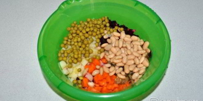 Рецепт винегрета с запеченной свеклой и фасолью