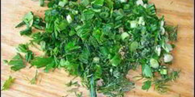 Рецепт сливочного соуса из сметаны, лука, чеснока и зелени