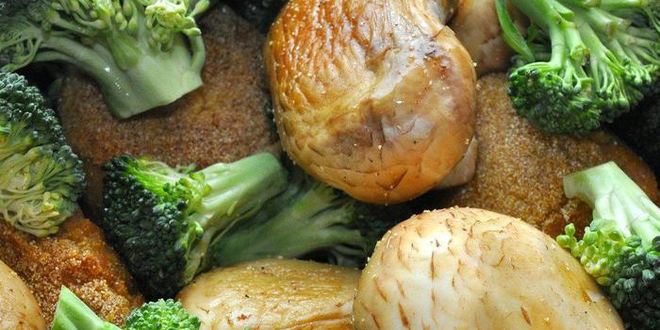 Рецепт куриных полпеттов под сальсой и бешамель