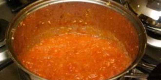 Рецепт соуса из помидор и хлопьев чили