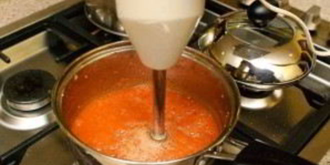 Рецепт соуса из помидор и хлопьев чили