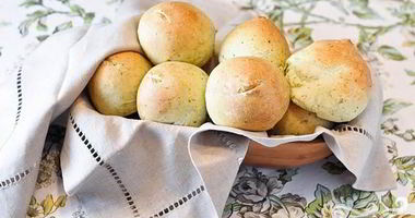 Рецепт Булочек с соусом Песто