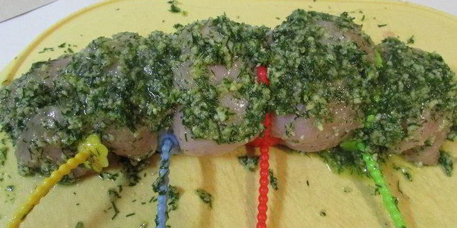 Рецепт филе индейки с соусом песто