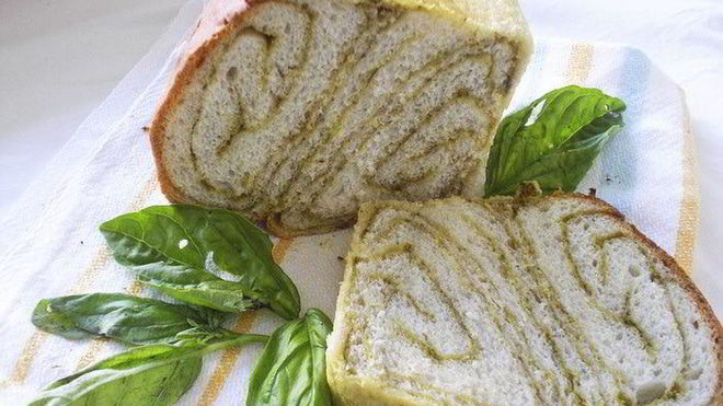 Рецепт хлеба с соусом песто