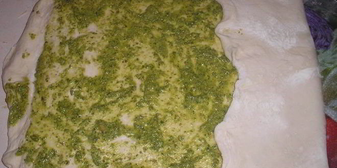 Рецепт хлеба с соусом песто