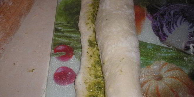 Рецепт хлеба с соусом песто