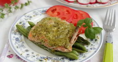 Рецепт Лосося с соусом песто