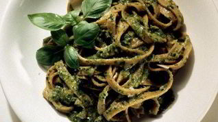 Рецепт Пасты с соусом песто из рукколы и грецких орехов