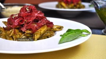 Рецепт Пенне с соусом песто и брезаолой