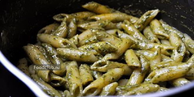 Рецепт пенне с соусом песто и брезаолой