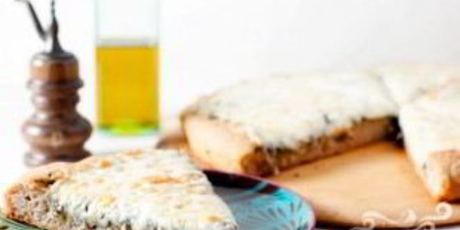 Рецепт пиццы три сыра с соусом песто