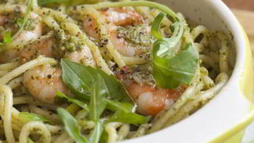 Рецепт Спагетти с соусом песто и королевскими креветками