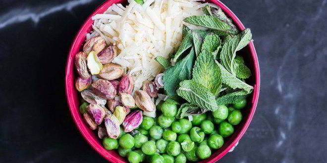 Рецепт спагетти с соусом песто из зеленого горошка, фисташек и мяты