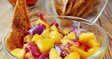 Рецепт Персиковой сальсы с чипсами из лаваша