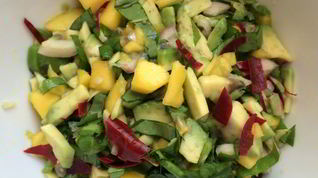 Рецепт Сальсы из манго, авокадо со щавелем с заправкой из маракуйи