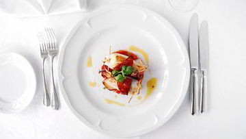 Рецепт Фаршированных кальмаров на тартаре из томатов