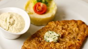 Рецепт Шницеля из свиной вырезки с соусом тартар