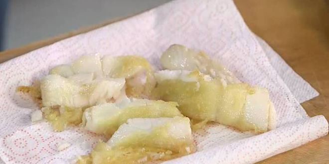 Рецепт сэндвича с рыбными пальчиками и тартаром