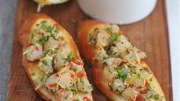 Рецепт Тартара из скумбрии с жареным багетом