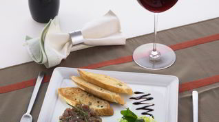 Рецепт Тартара из тунца с авокадо и помидорами черри