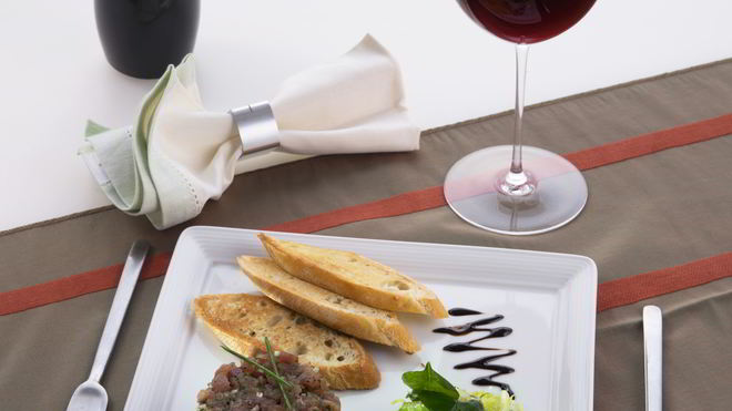 Рецепт тартара из тунца с авокадо и помидорами черри