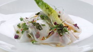 Рецепт Тартара из тунца с авокадо под рисовой бумагой и соусом юдзу