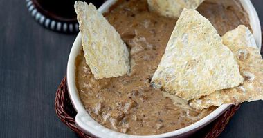 Рецепт Горячего сырного соуса с цесаркой и домашними чипсами