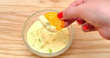 Рецепт Сырного соуса для чипсов начос