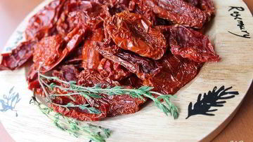 Рецепт Вяленых томатов и томатный соус с печеными овощами