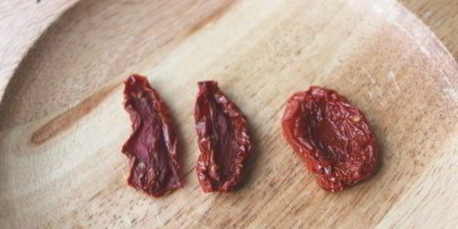 Рецепт вяленых томатов и томатный соус с печеными овощами