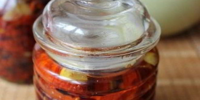 Рецепт вяленых томатов и томатный соус с печеными овощами