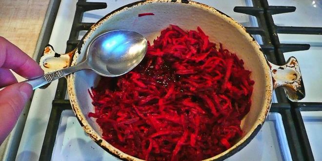 Рецепт борща с тушенкой и капустой