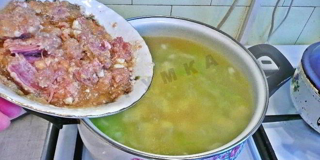 Рецепт борща с тушенкой и капустой